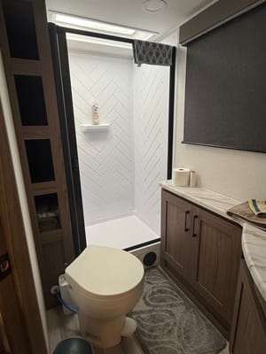 Alliance Delta BH241 Travel Trailer, Starlink included.