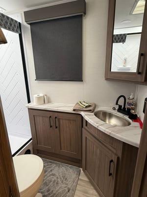 Alliance Delta BH241 Travel Trailer, Starlink included.