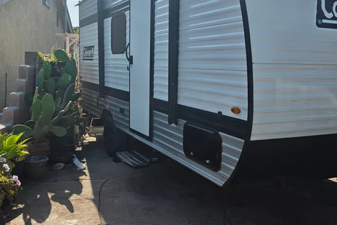 Ofelia's Keystone Coleman 17b Travel Trailer