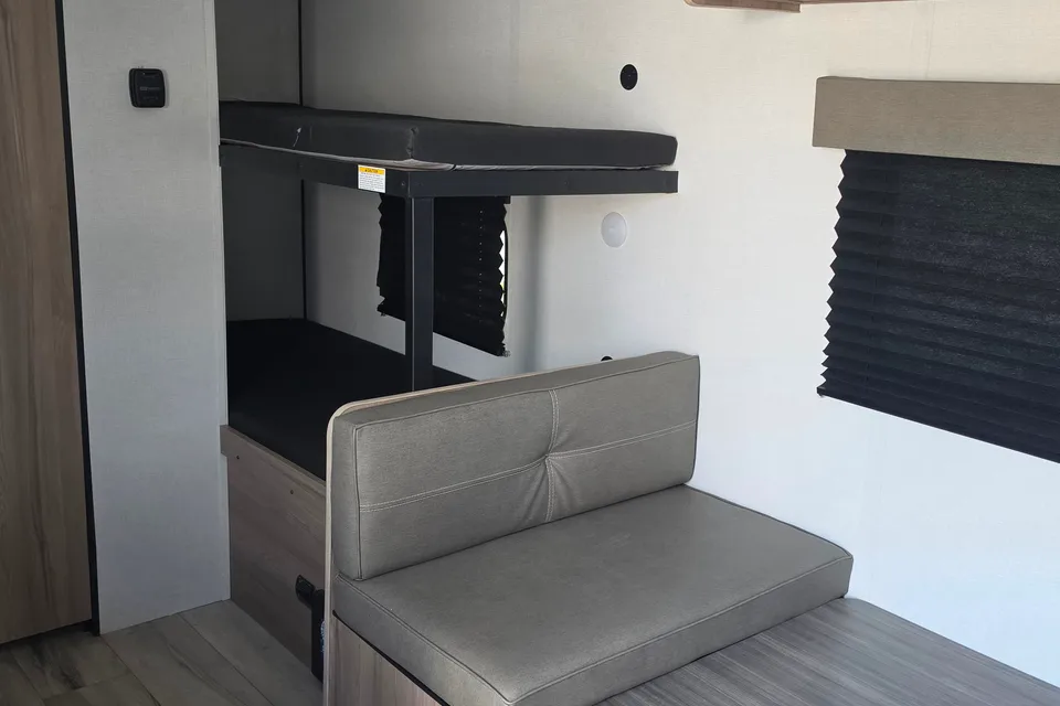 Ofelia's Keystone Coleman 17b Travel Trailer