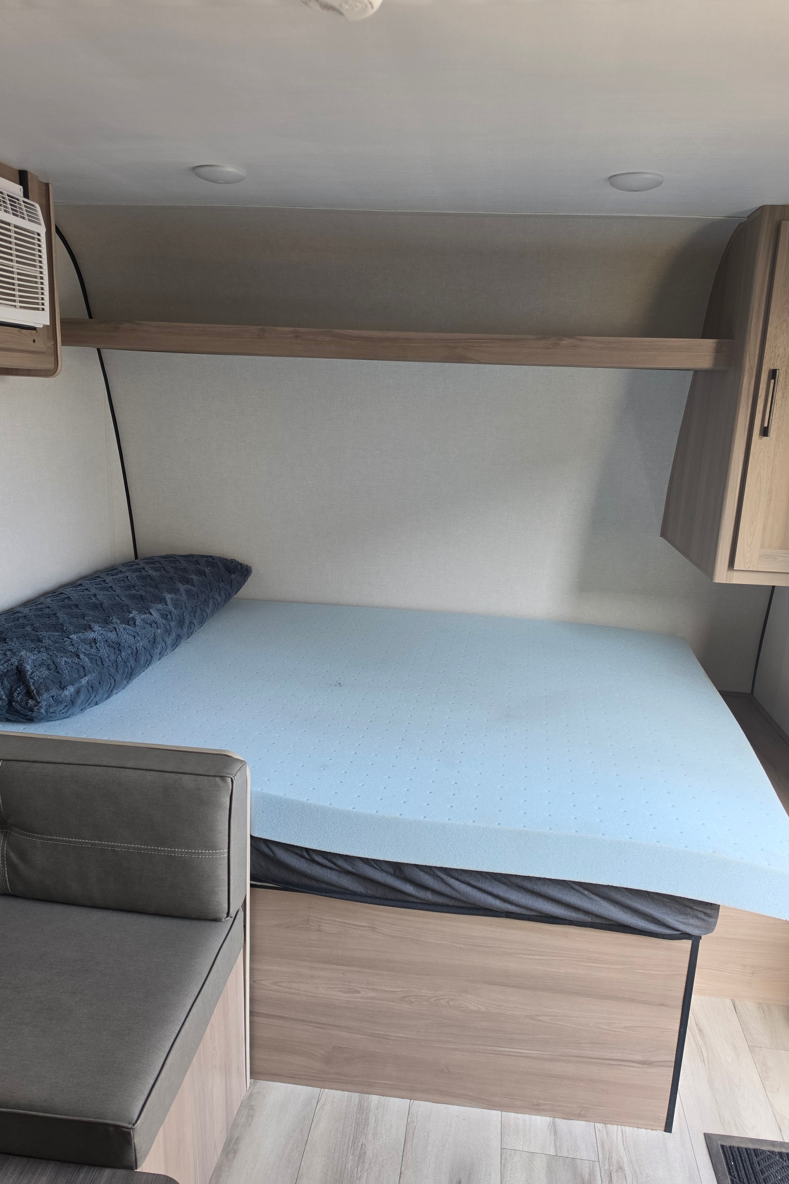 Ofelia's Keystone Coleman 17b Travel Trailer