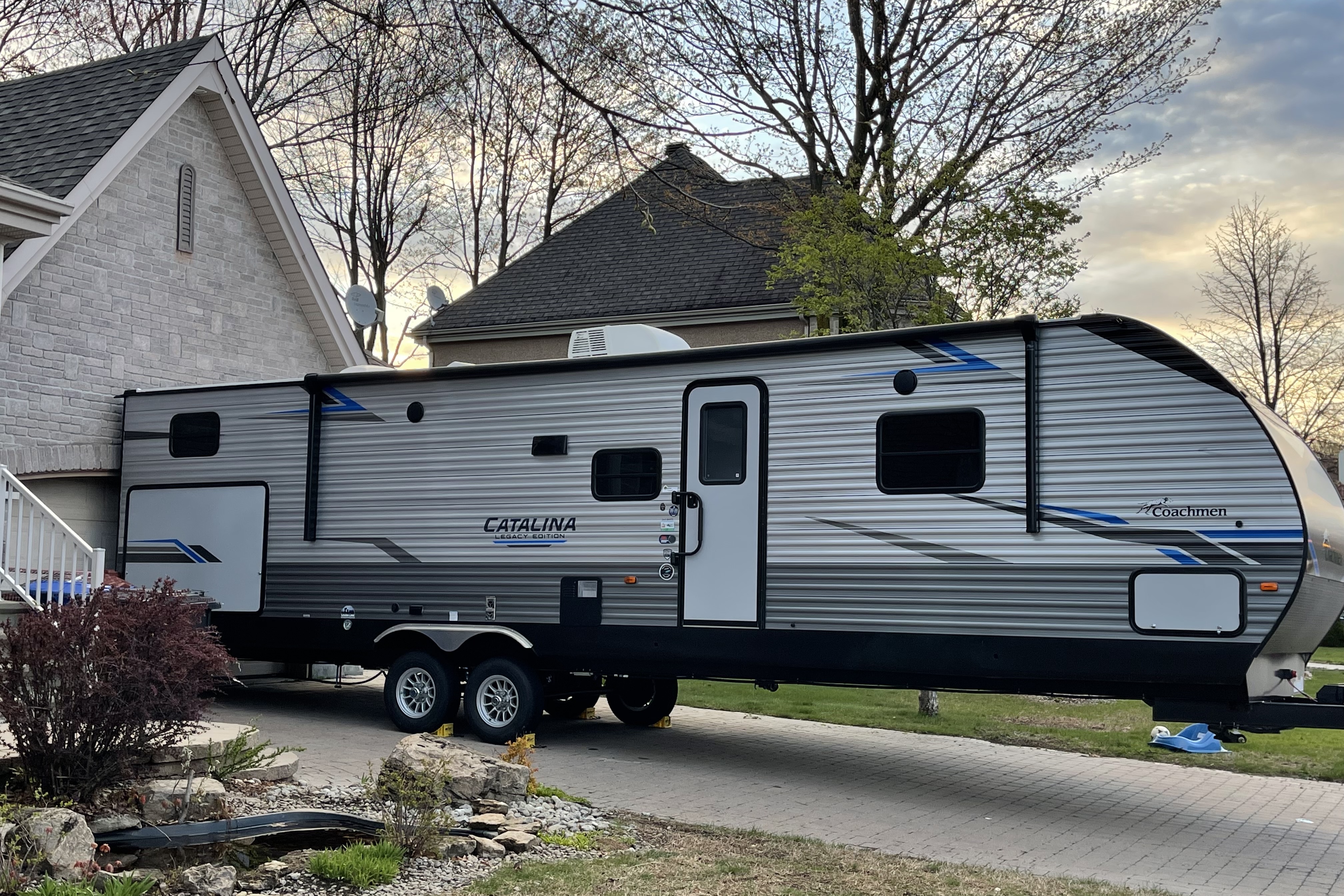 Coachmen 343 rbts Travel Trailer