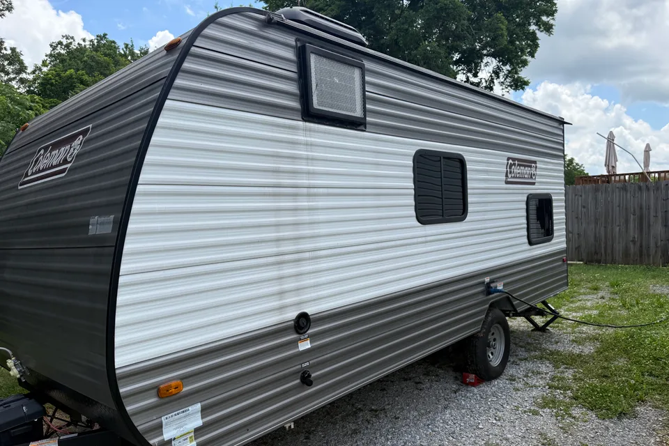 Kent's Coleman Lantern 17B Travel Trailer