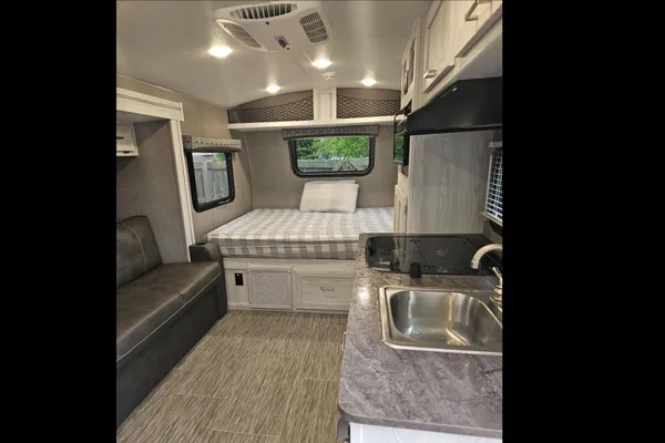 Josee's Flagstaff E-Pro 19FBS Travel Trailer