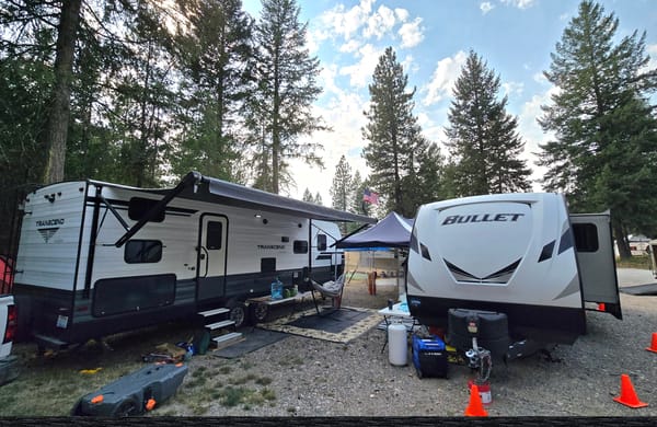 Wanderer, 30ft Dry Camping Luxury loaded trailer. 2 slides, 1/2 ton ok and dogs approved!