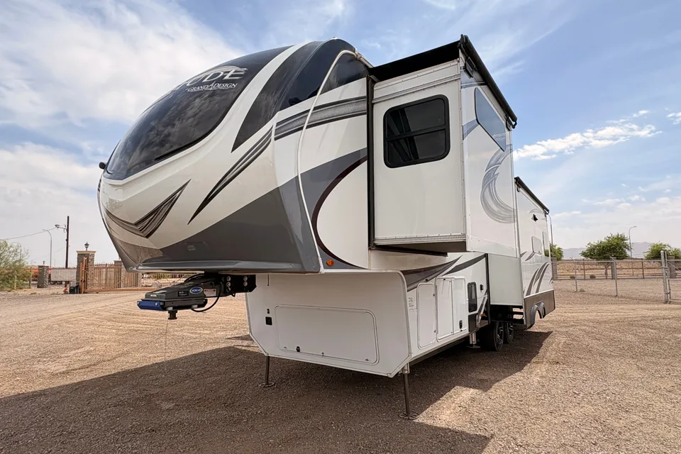 Spacious & Serene: Grand Design Solitude Escape