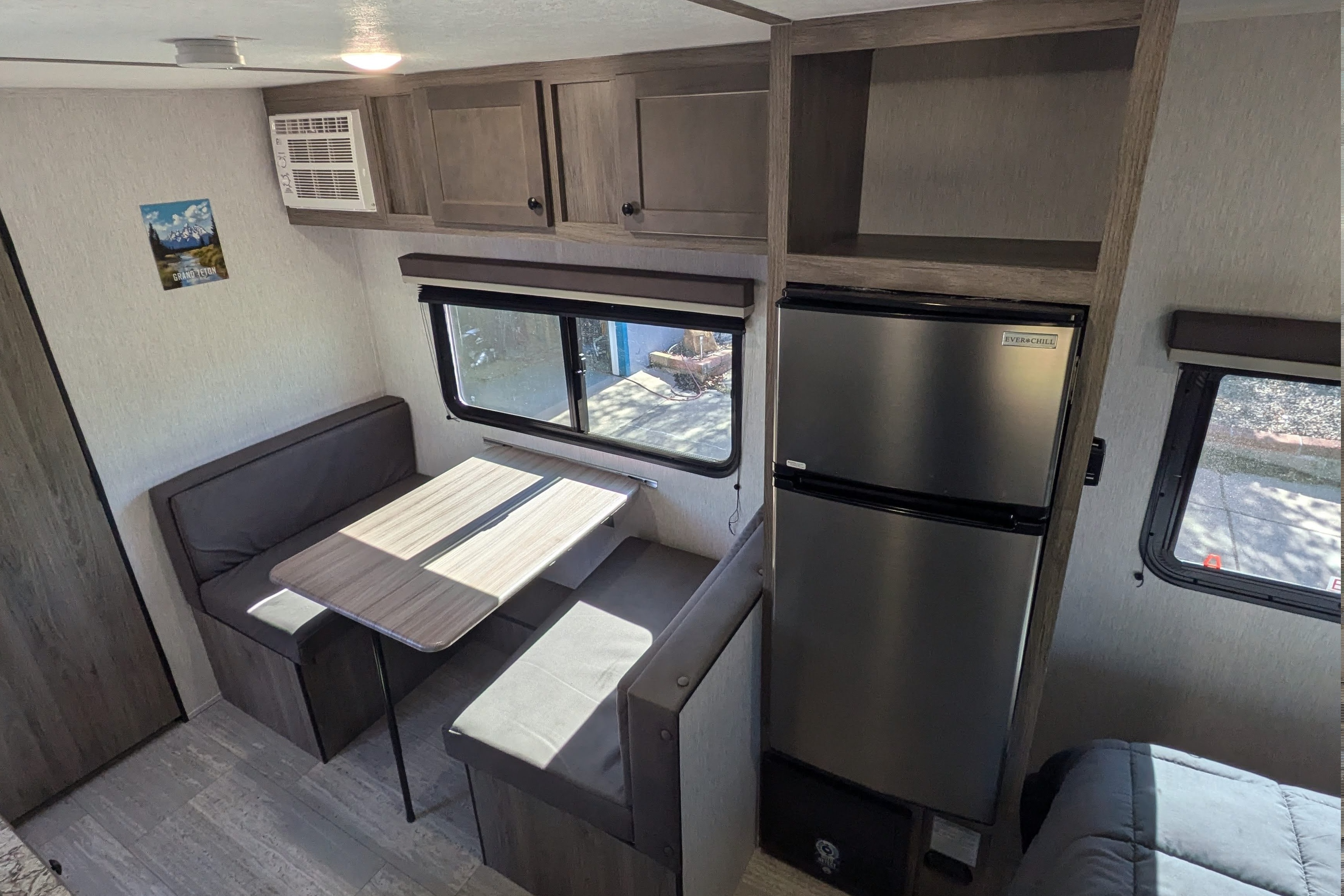 Lucinda: 19RB Huge space small tow weight! 