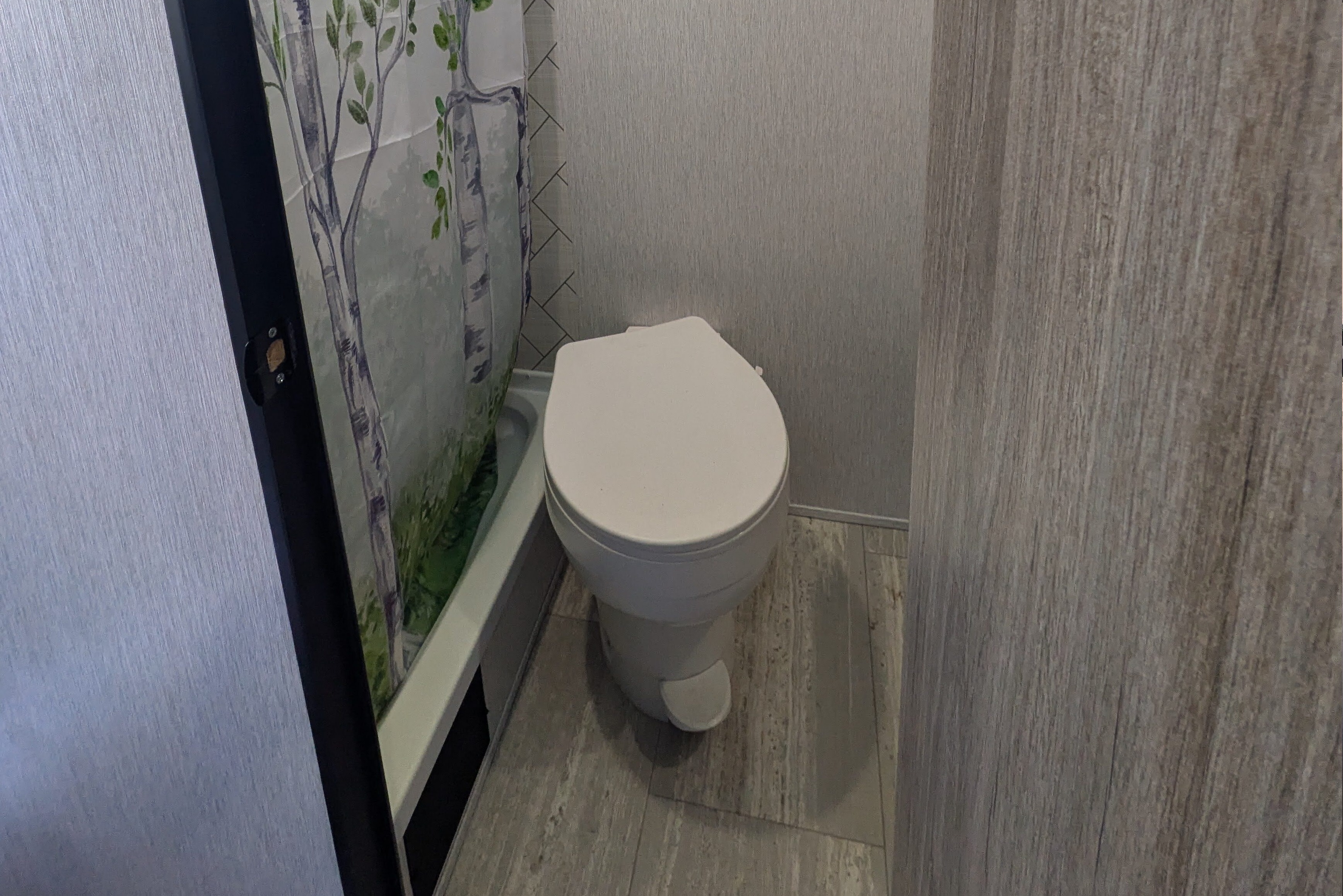 Lucinda: 19RB Huge space small tow weight! 
