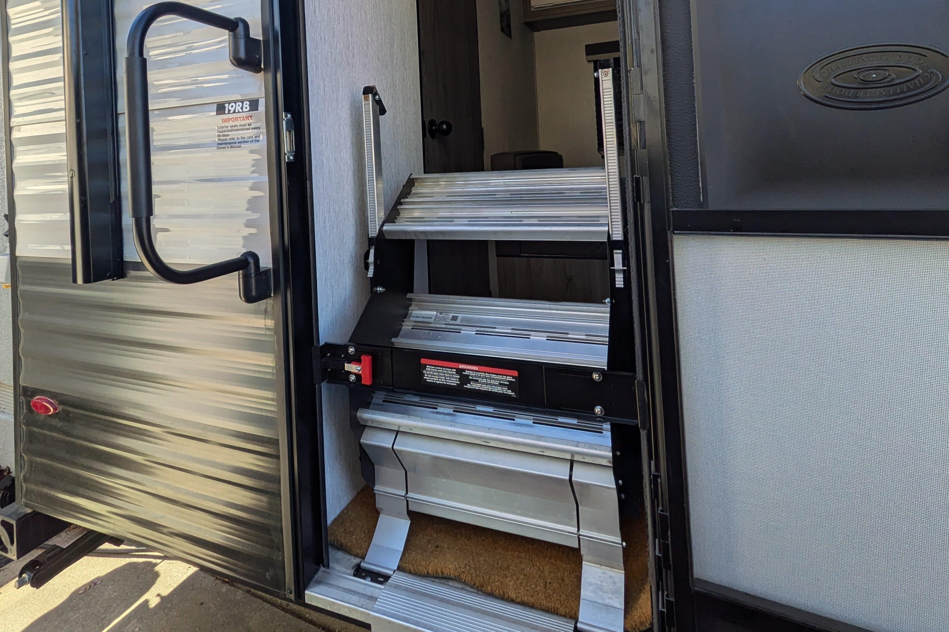 Lucinda: 19RB Huge space small tow weight! 