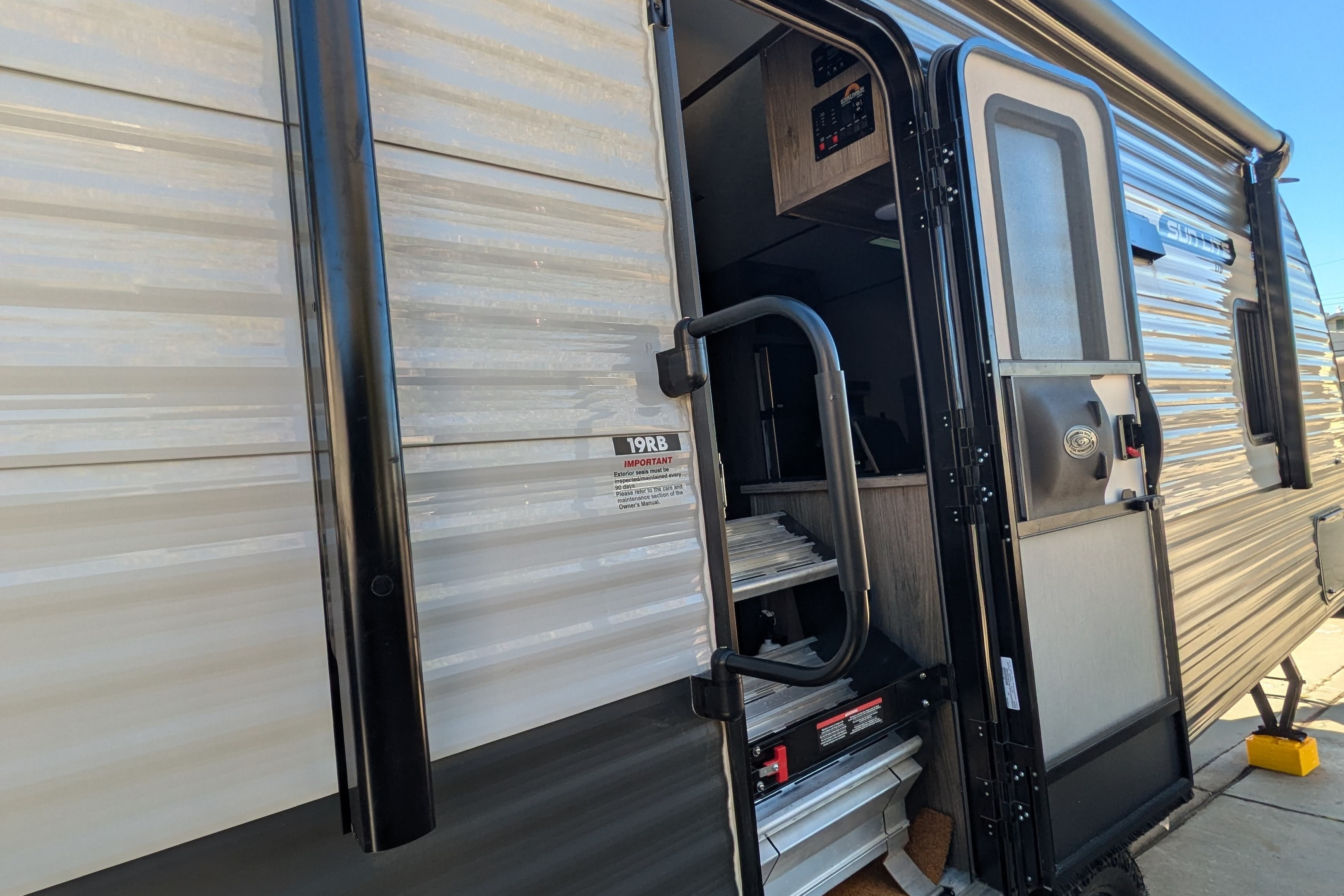 Lucinda: 19RB Huge space small tow weight! 