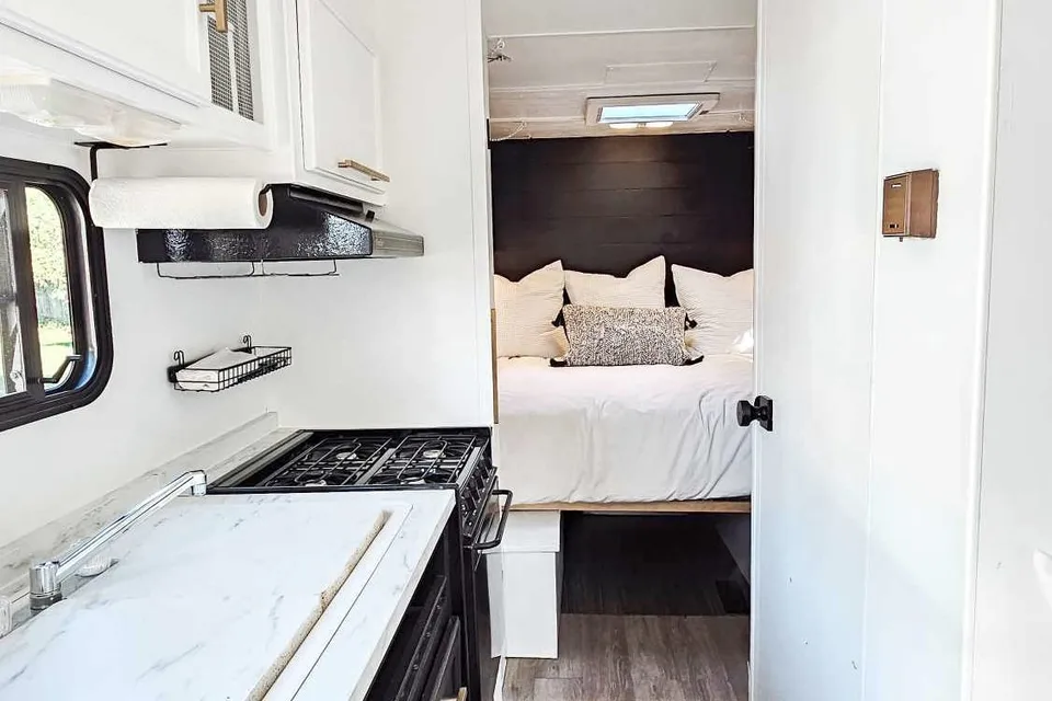 Arvie Redy the Hotel on Wheels