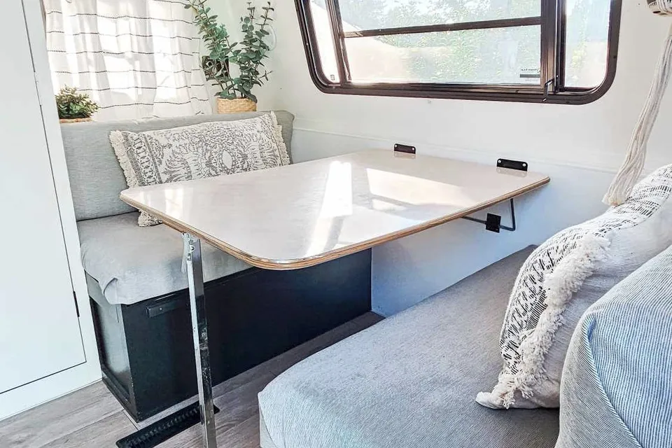 Arvie Redy the Hotel on Wheels