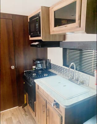 Gabriel's Jayco Jayco feather 23 RBM Travel Trailer