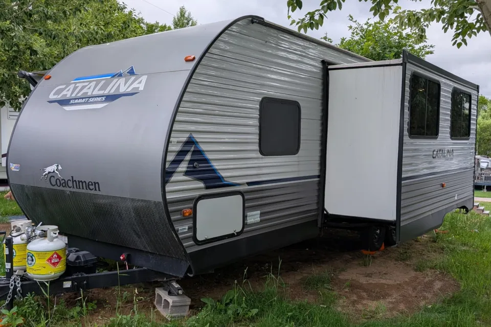 Guillaume's Coachmen Catalina 263bhs Travel Trailer