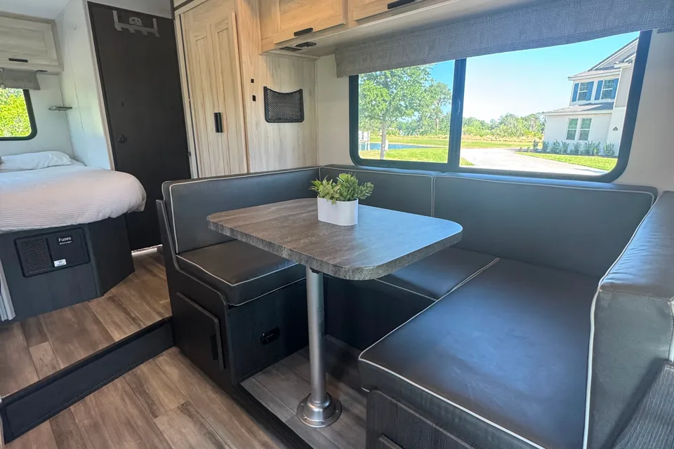 Forest River Sunseeker LE Class C