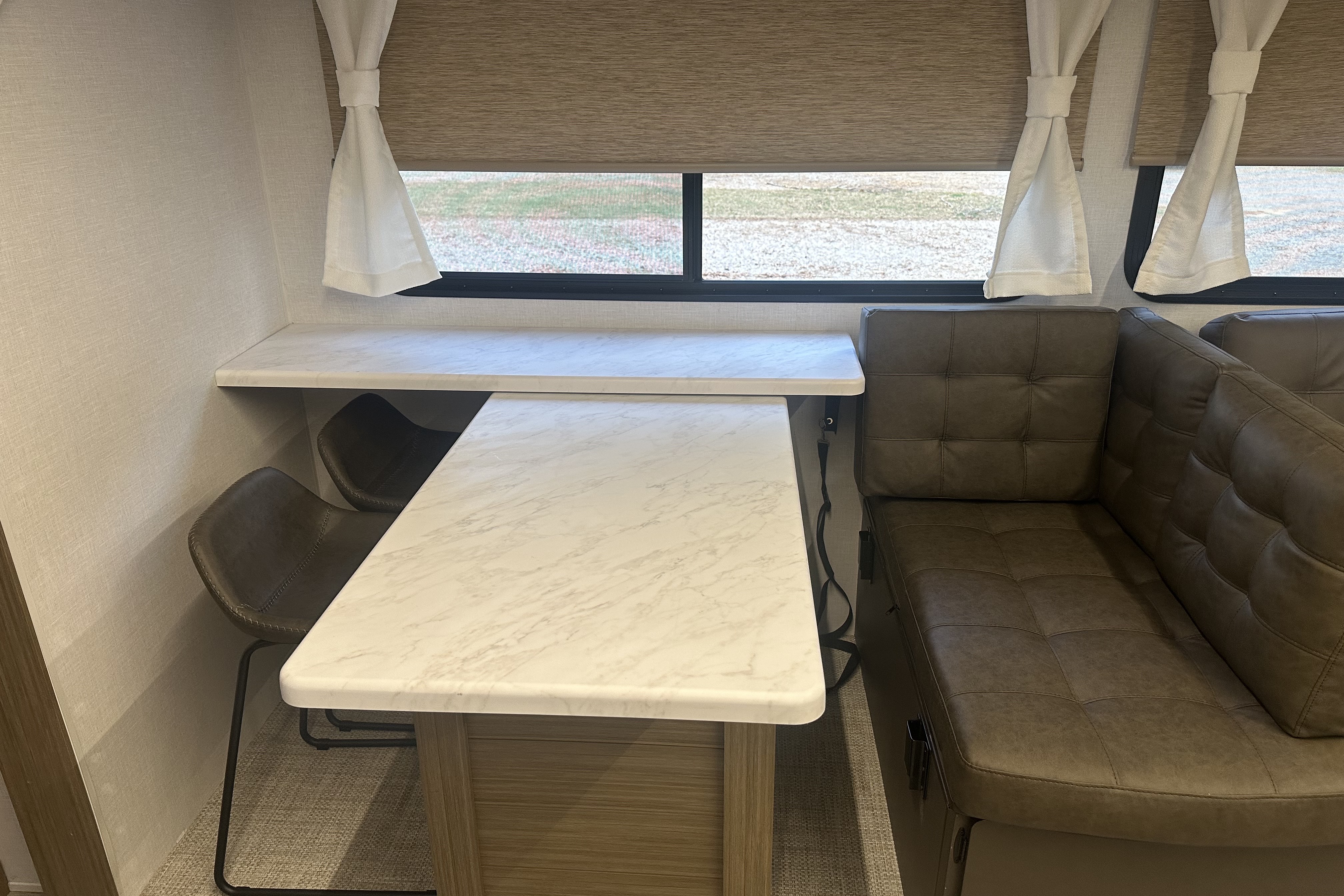 Fully Stocked + Outdoor Kitchen | Bunkhhouse | Delivery Only | Sleeps 7