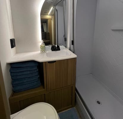 Nomadic Nature Rentals w Luxury Amenities (Lemonade)