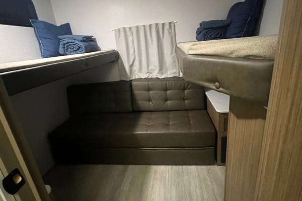 Nomadic Nature Rentals w Luxury Amenities (Lemonade)