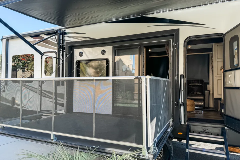 Jayco SEISMIC 4113 5TH Wheel