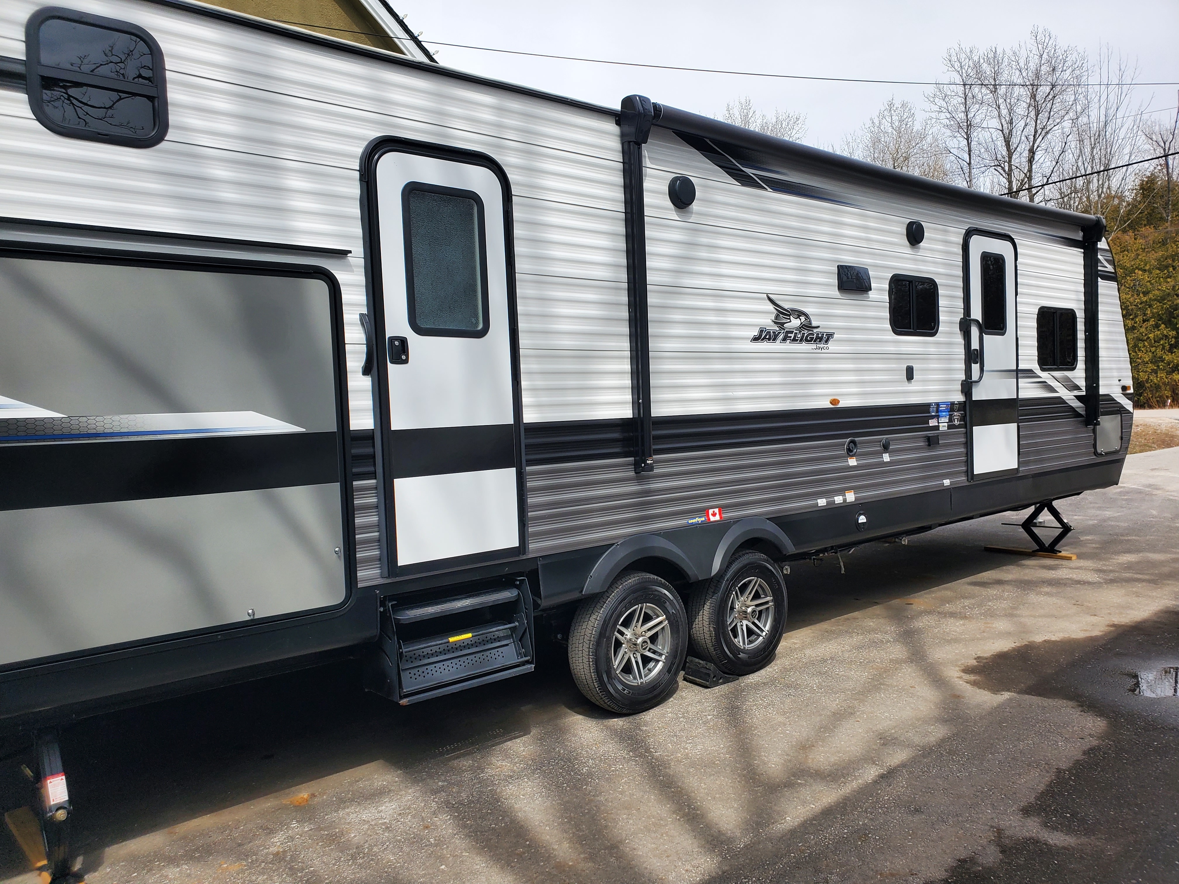 Josh's Jayco 33BHDS Travel Trailer