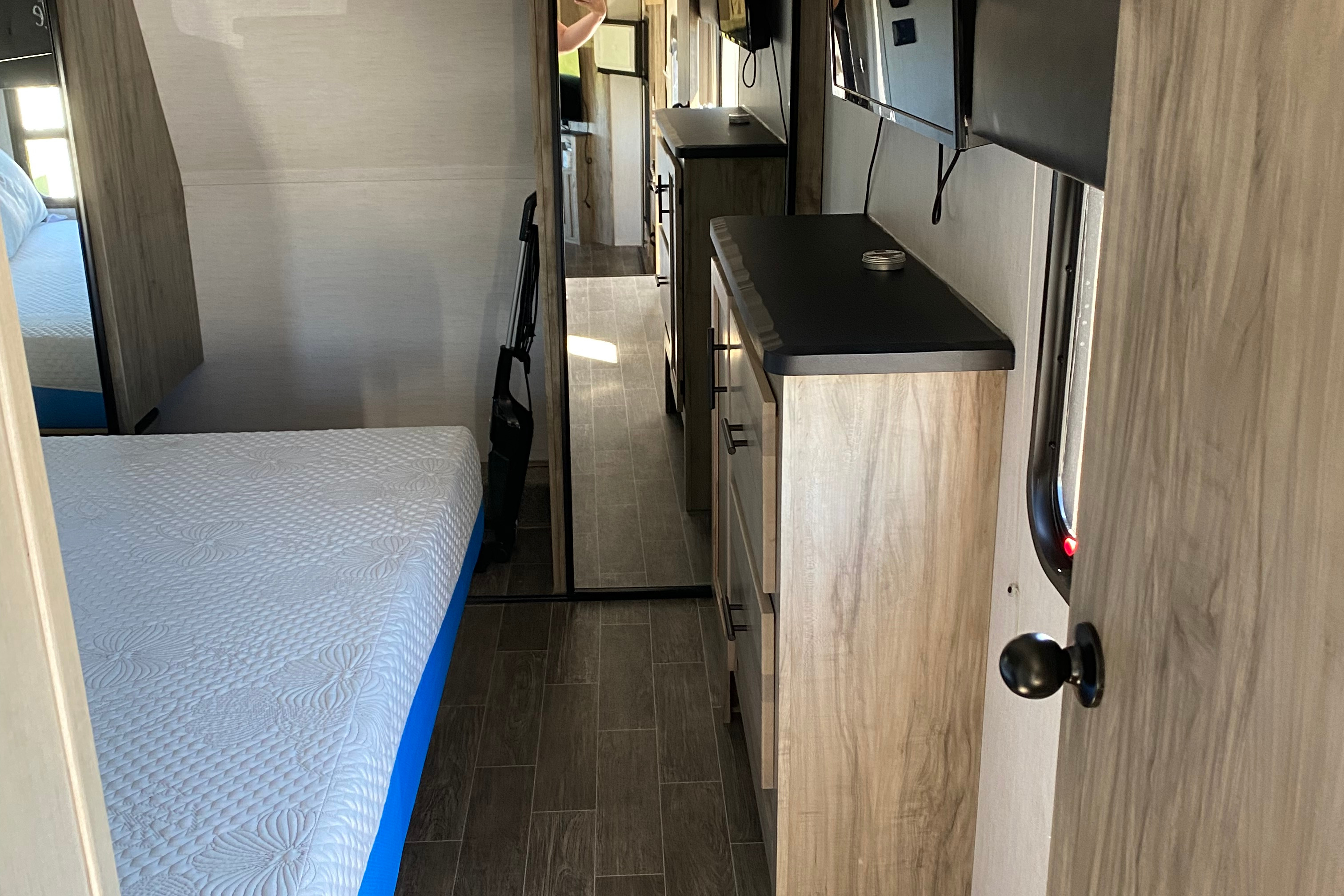 Fantastic 2021 Forest River RV Cherokee Arctic Wolf Suite 3770