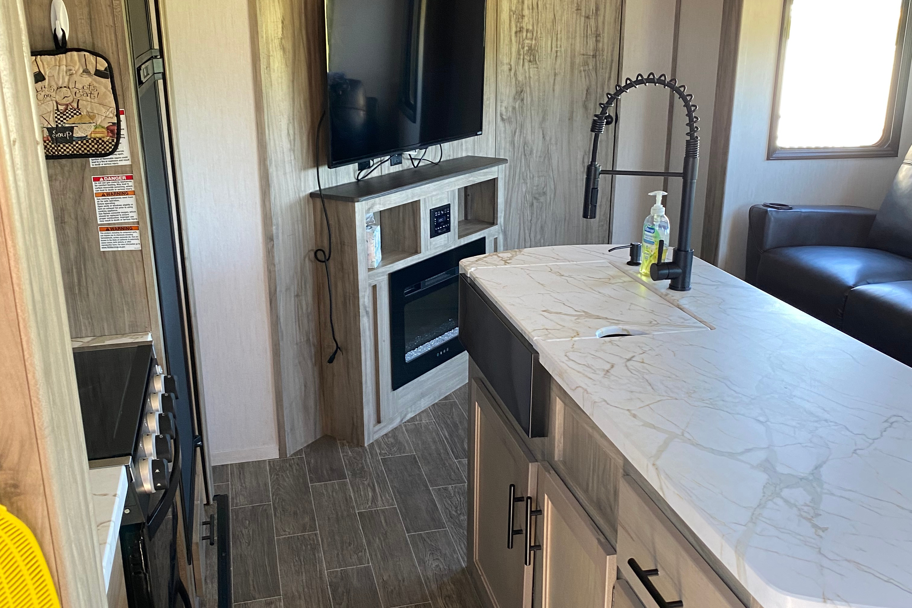 Fantastic 2021 Forest River RV Cherokee Arctic Wolf Suite 3770