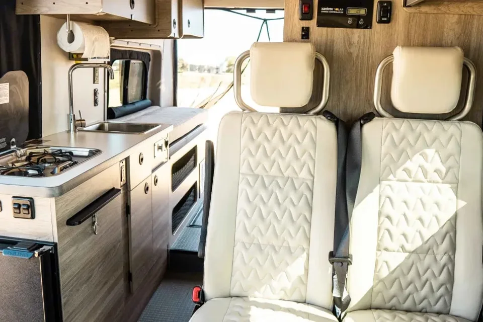 PopTop Paradise - Solis 59PX Sleeps 4!