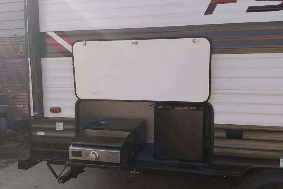 Wildwood with Bunks: Fully Equipped: Delivery Available ($85): No Prep Fee
