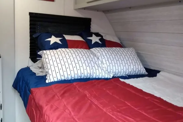 Wildwood with Bunks: Fully Equipped: Delivery Available ($85): No Prep Fee