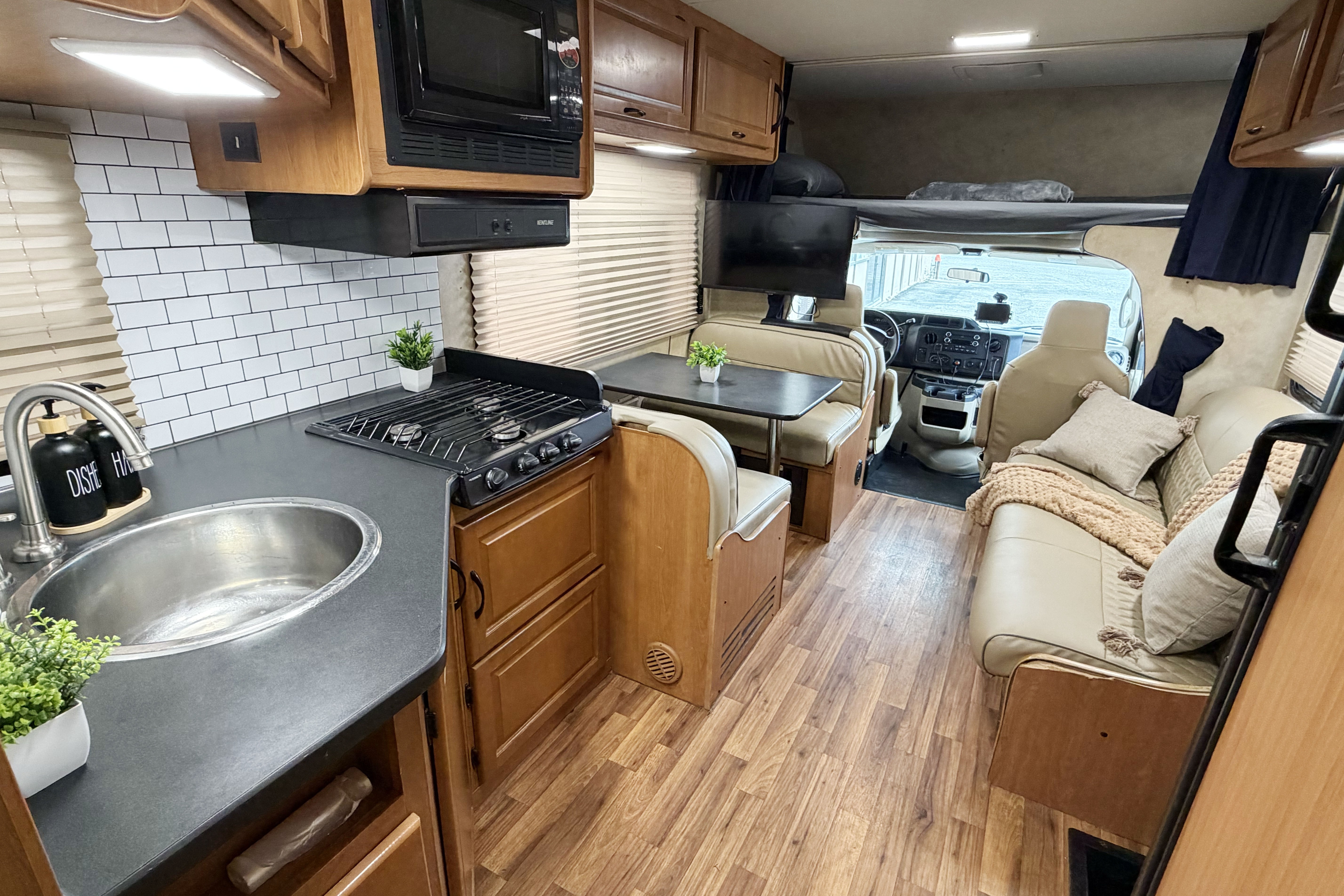 (#4) 30' Class C - Sleeps 6 - Generator, AC, Cozy- Festival, Burning Man