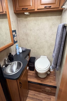 (#4) 30' Class C - Sleeps 6 - Generator, AC, Cozy- Festival, Burning Man