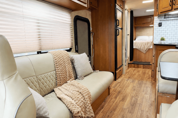 (#4) 30' Class C - Sleeps 6 - Generator, AC, Cozy- Festival, Burning Man