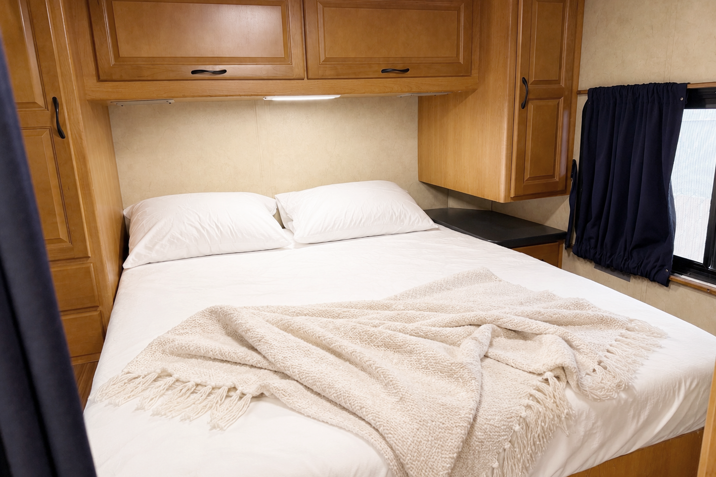 (#4) 30' Class C - Sleeps 6 - Generator, AC, Cozy- Festival, Burning Man