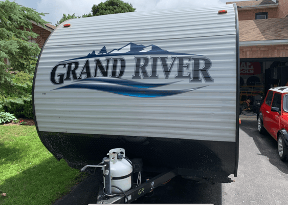Ultralight Grand River 19BH Travel Trailer