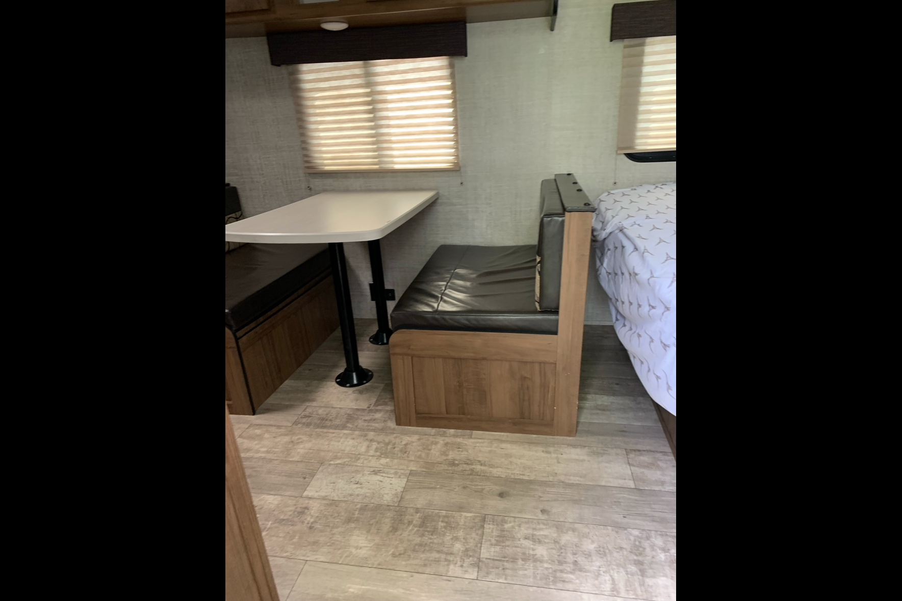Ultralight Grand River 19BH Travel Trailer