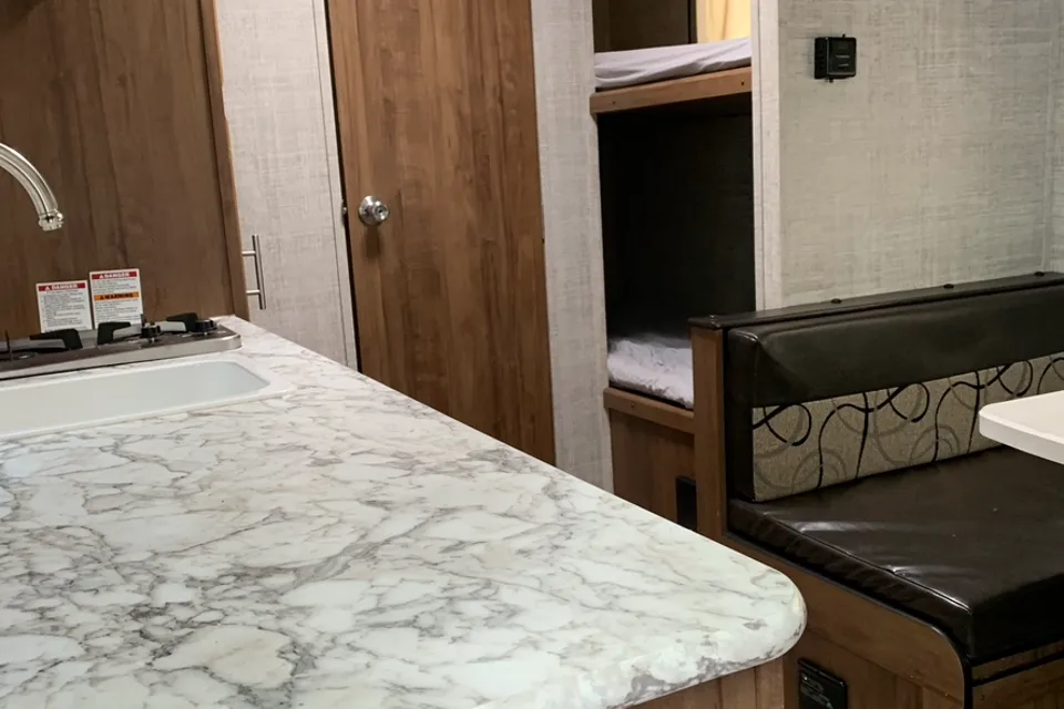 Ultralight Grand River 19BH Travel Trailer
