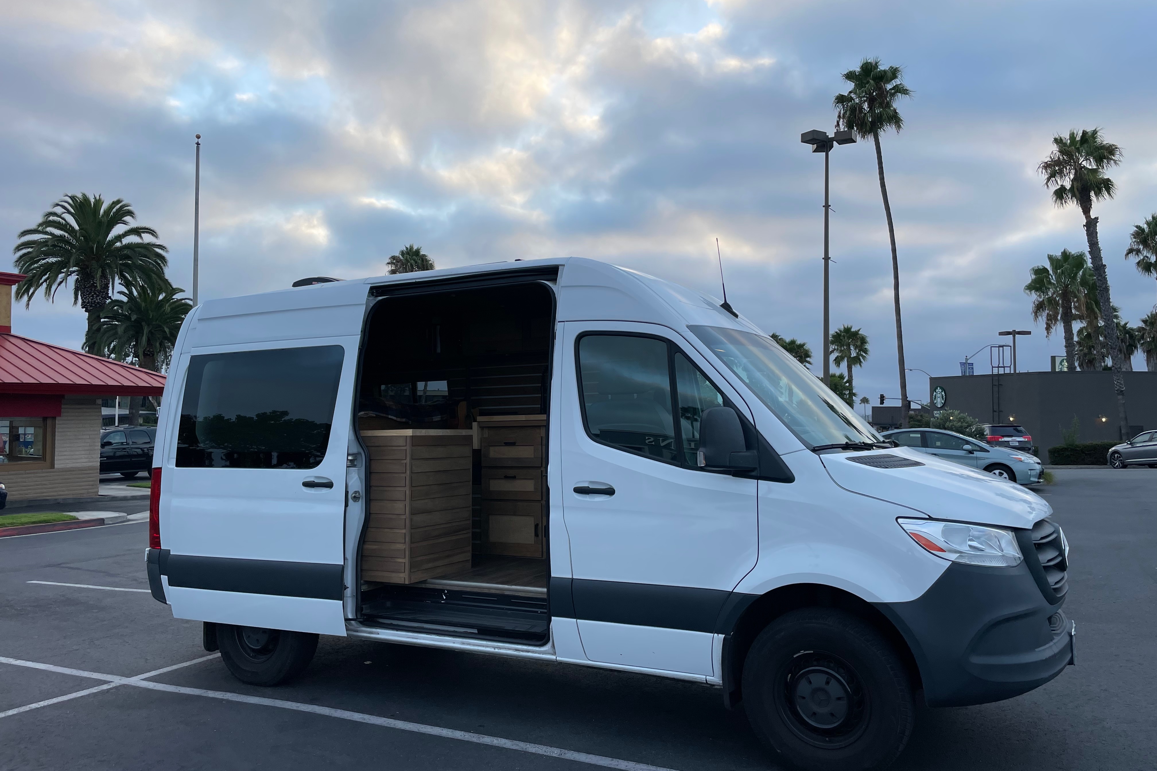 2020 Adventure Seeker Mercedes-Benz Sprinter 2500 Class B