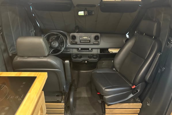 2020 Adventure Seeker Mercedes-Benz Sprinter 2500 Class B