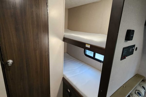 Steve's Keystone Springdale mini 1800bh Travel Trailer