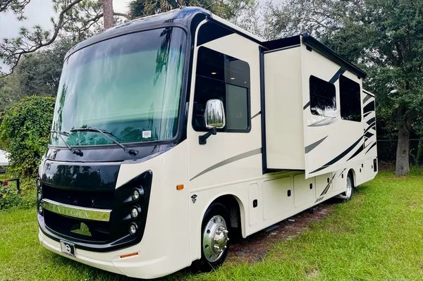 Vision Class A-200 MILES INCL. PER DAY
