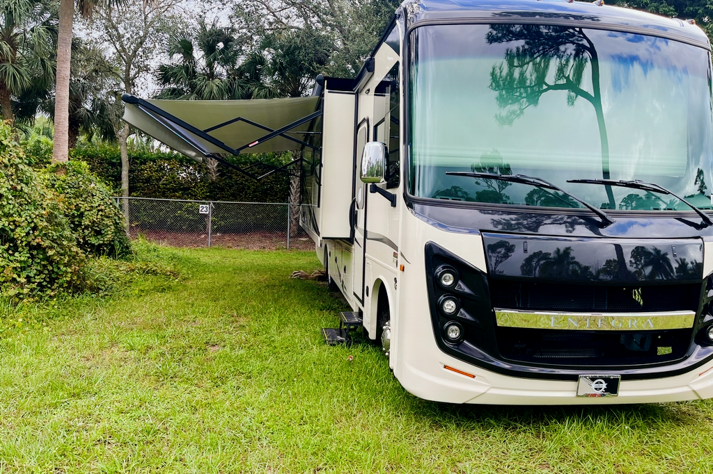 Vision  Class A-200 MILES INCL. PER DAY