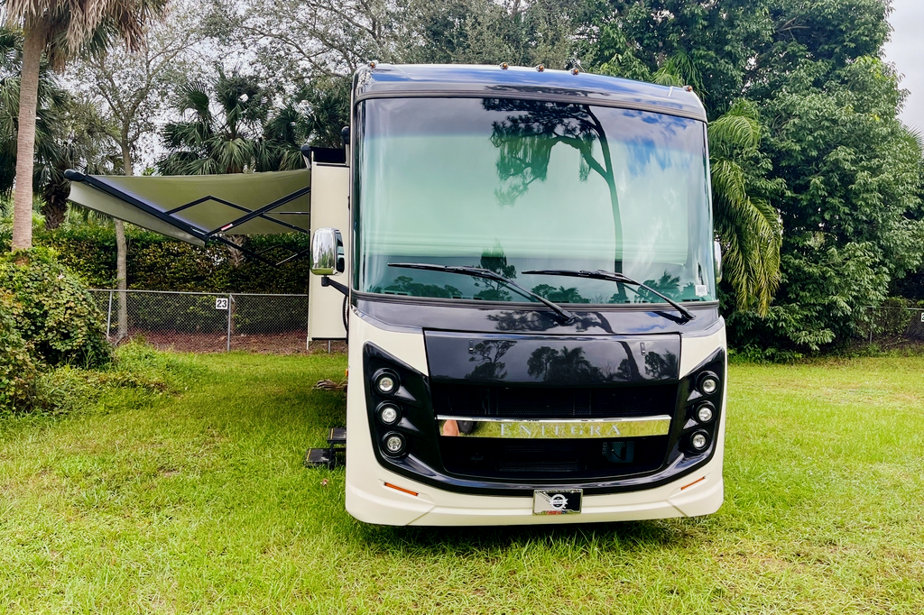 Vision  Class A-200 MILES INCL. PER DAY