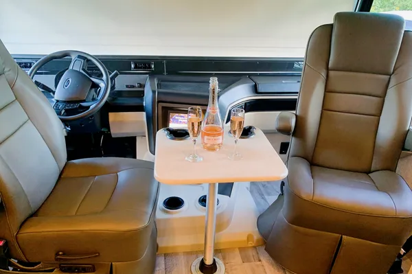 Vision Class A-200 MILES INCL. PER DAY