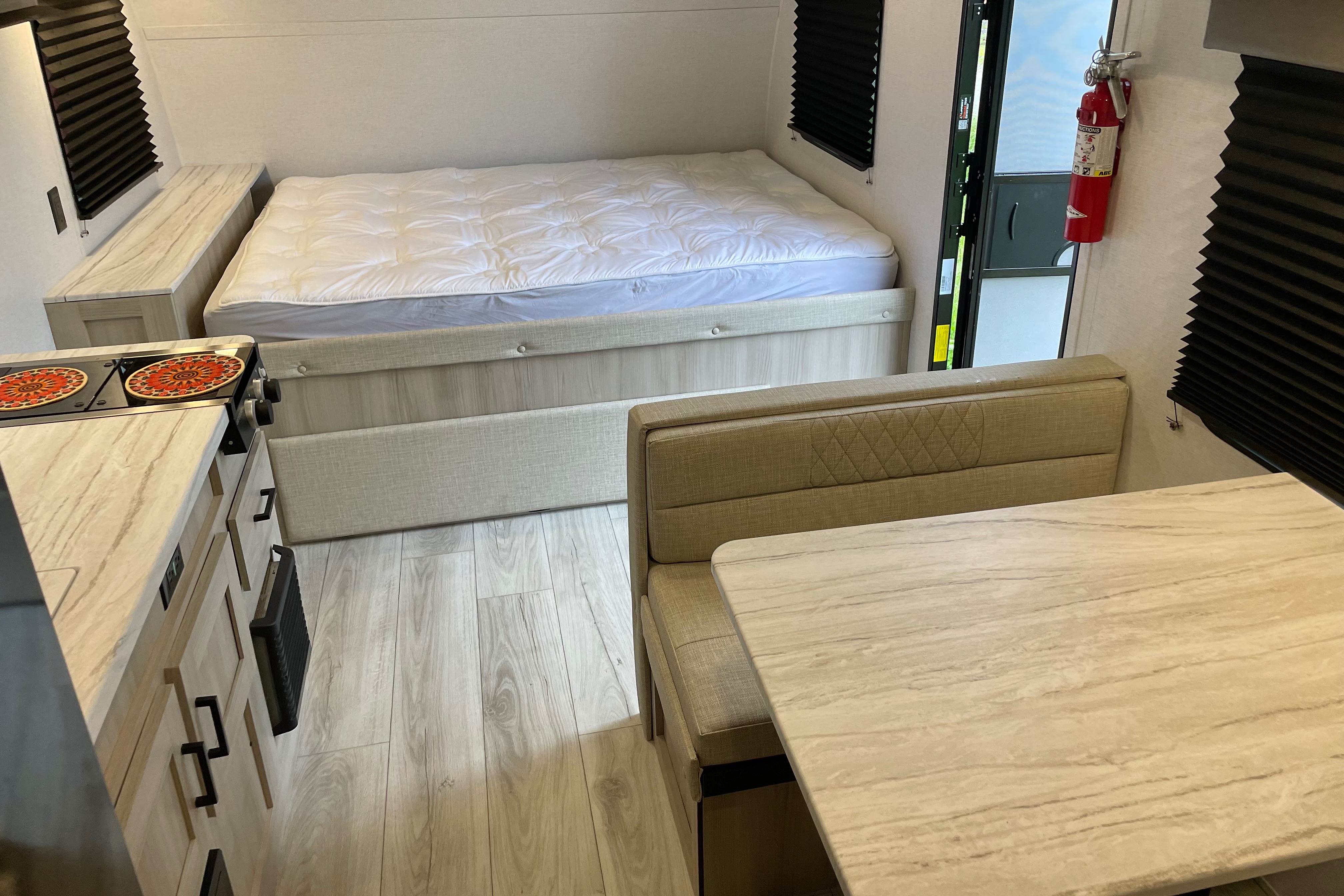 New 2024 East to West 170BHLE Travel Trailer