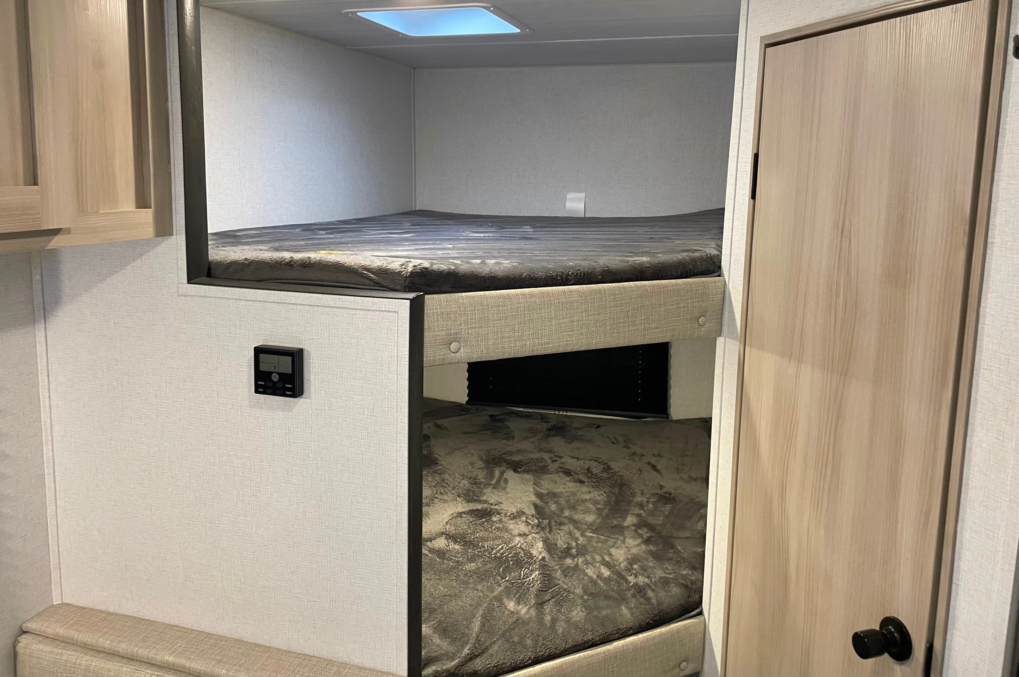 New 2024 East to West 170BHLE Travel Trailer