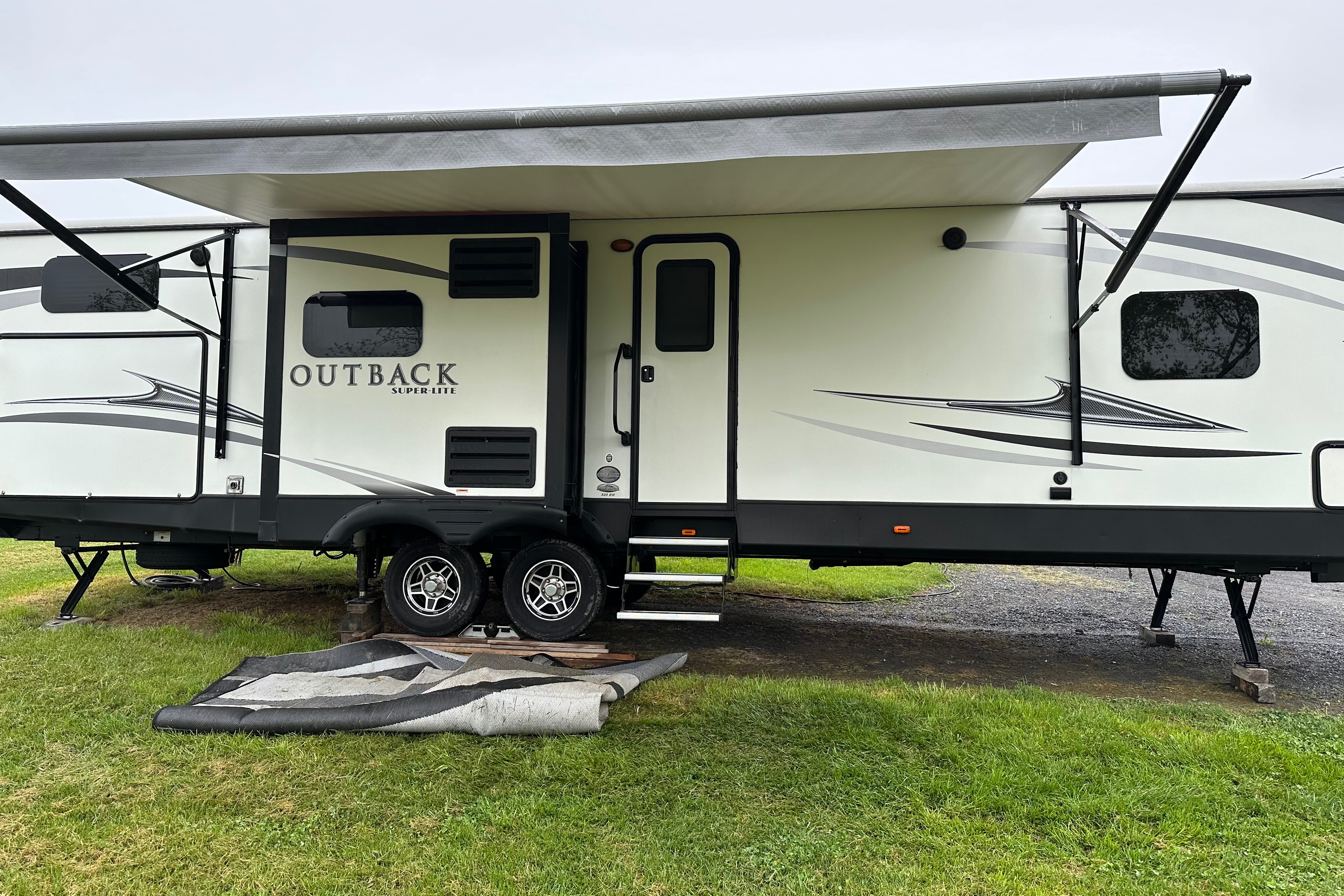 Keystone Outback Superlite 325BHS