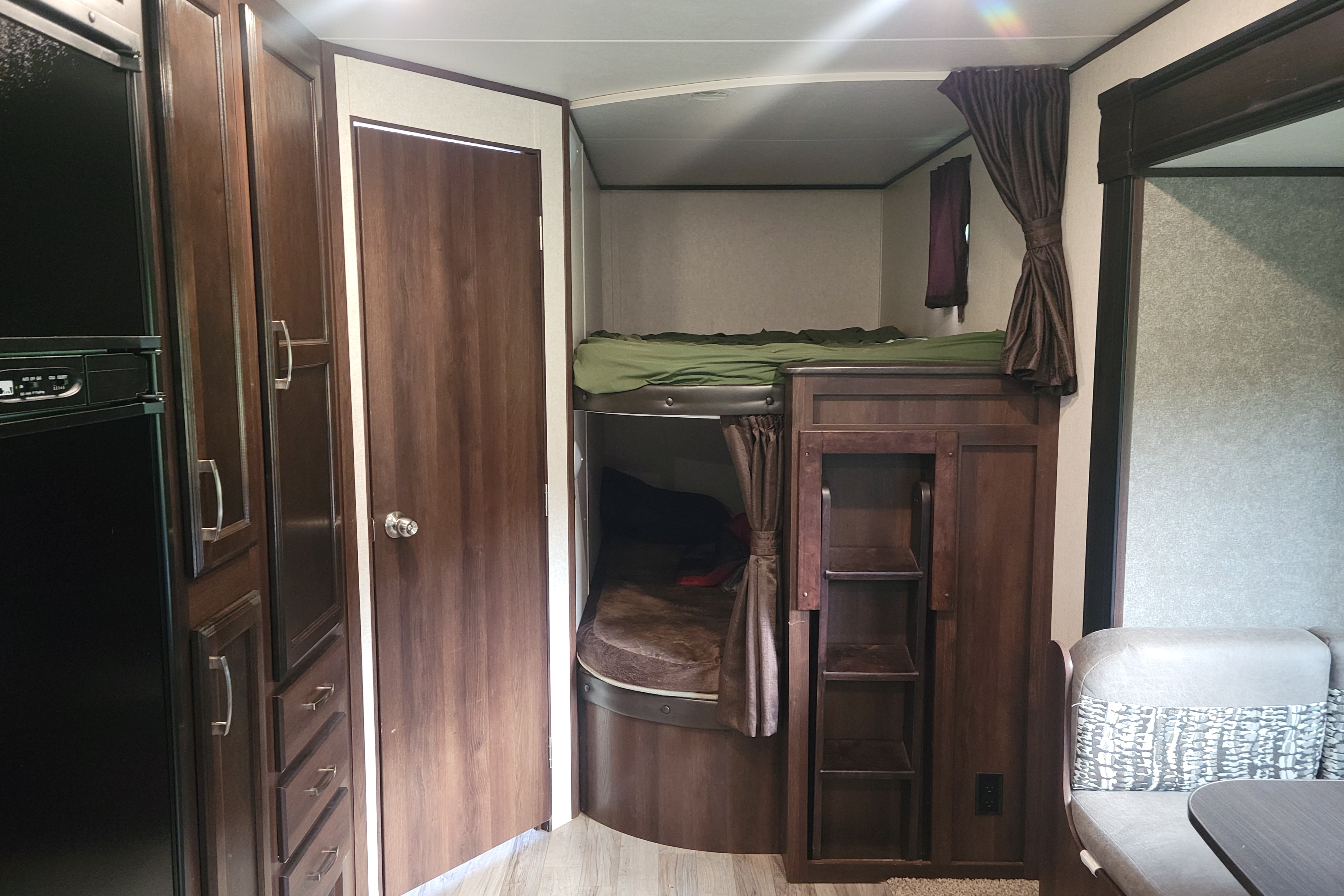 The Family Getaway in a Jayco Slx 287bhsw Travel Trailer