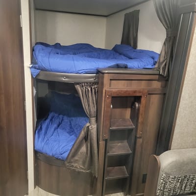 The Family Getaway in a Jayco Slx 287bhsw Travel Trailer