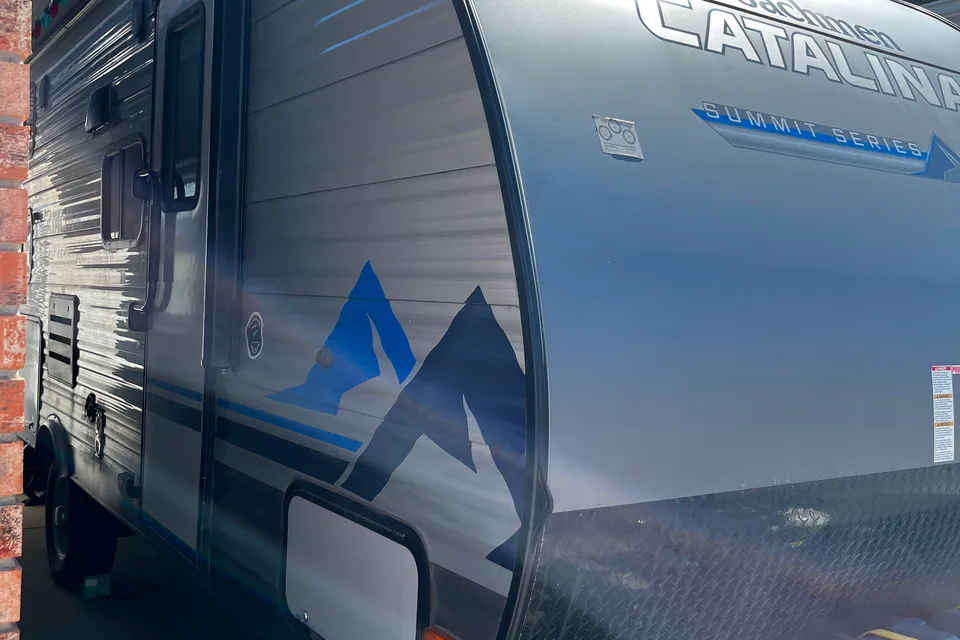 Catalina Comfort: DOC's Summit 184BHS Travel Trailer