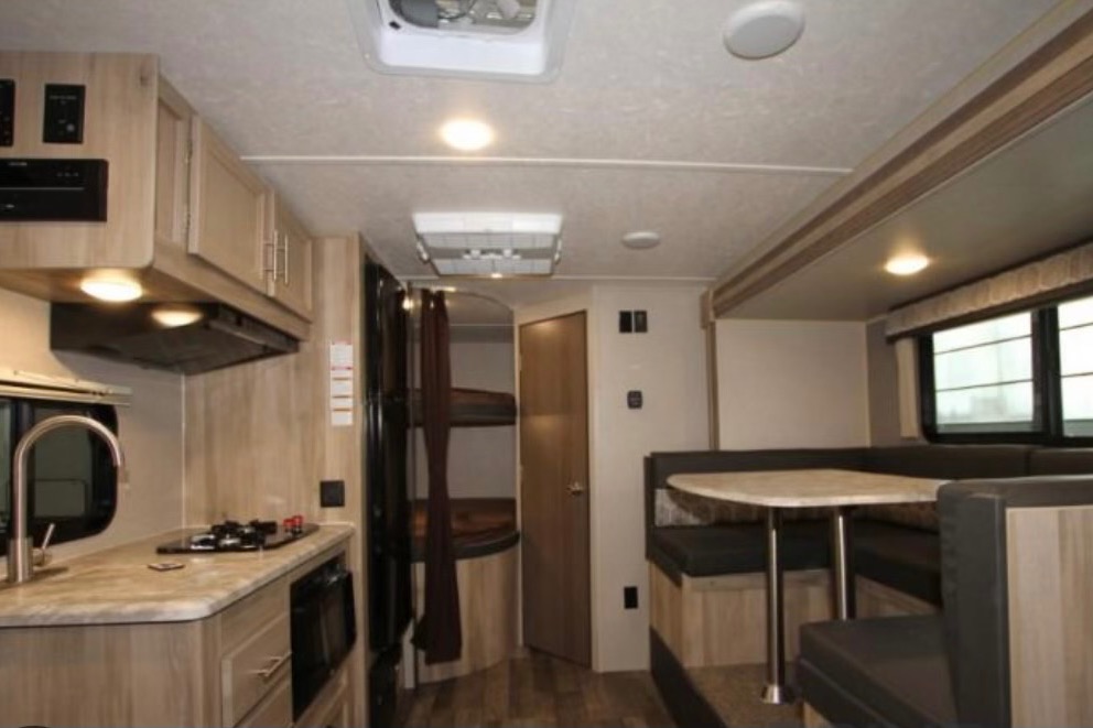 Catalina Comfort: DOC's Summit 184BHS Travel Trailer